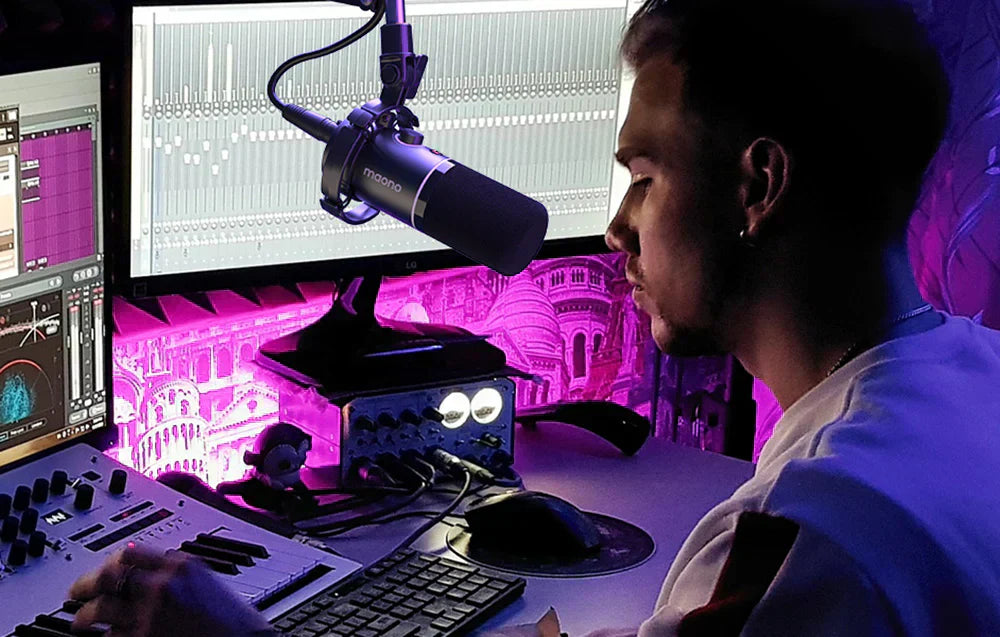 The best microphone for a streamer - we check out the models from Maono