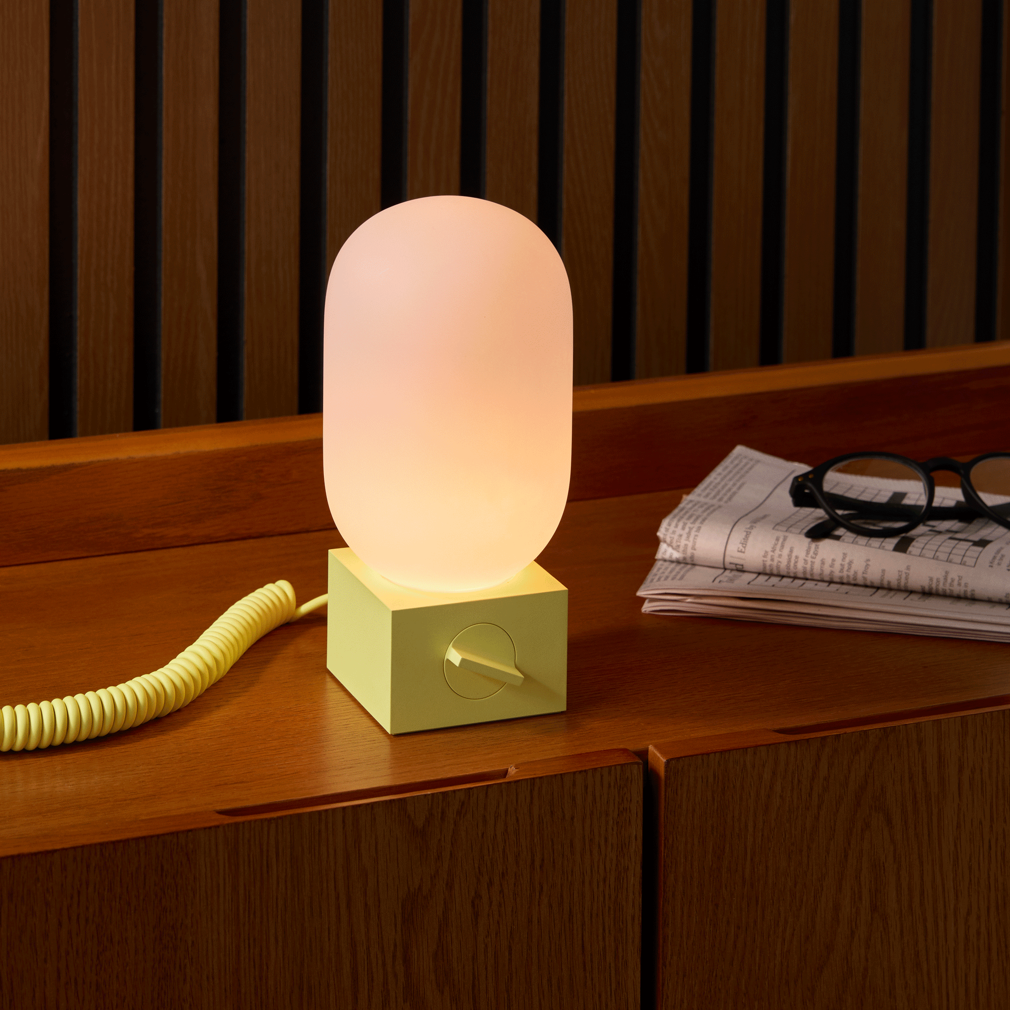 Native Union - Pop Light Portable Light & Powerbank Lemon