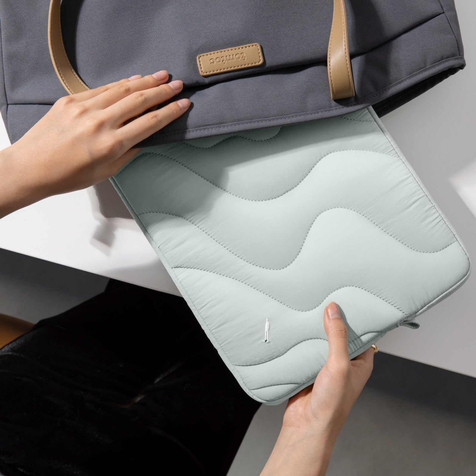 Tomtoc - Terra-A27 Laptop Sleeve for 16 inch MacBook Pro