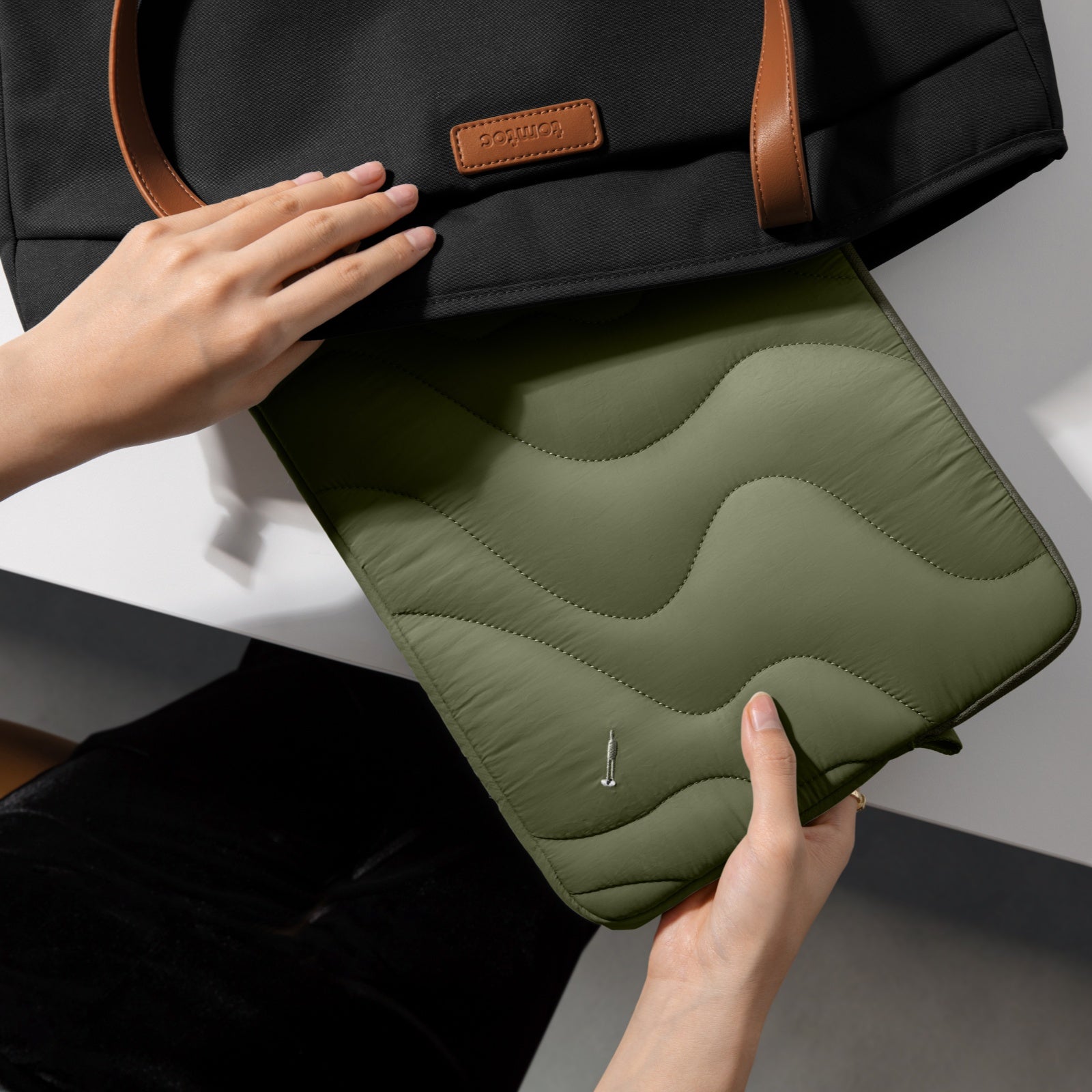 Tomtoc - Terra-A27 Laptop Sleeve for 15 inch MacBook Air