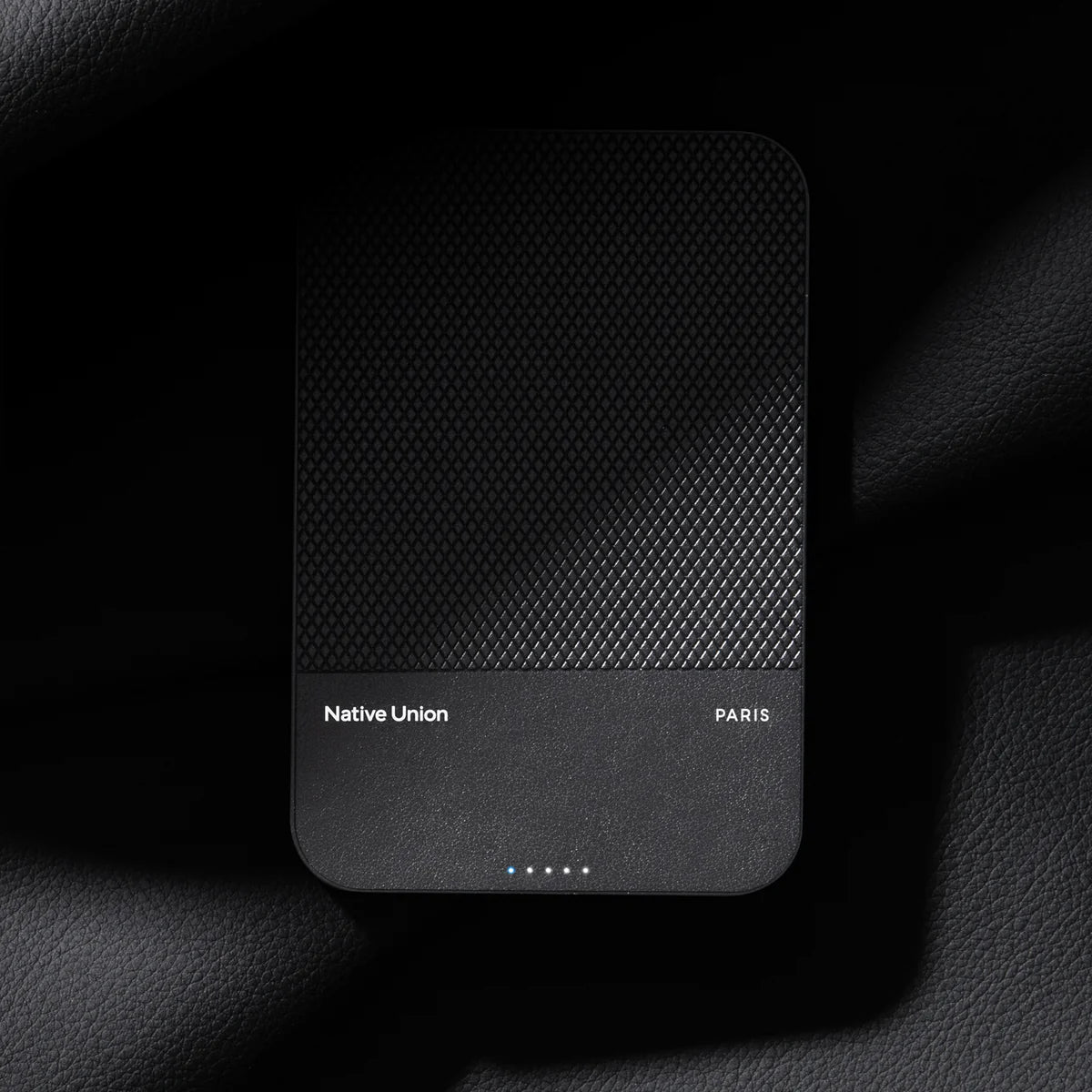 Native Union - (Re)Classic Power Bank with MagSafe Wireless Charging