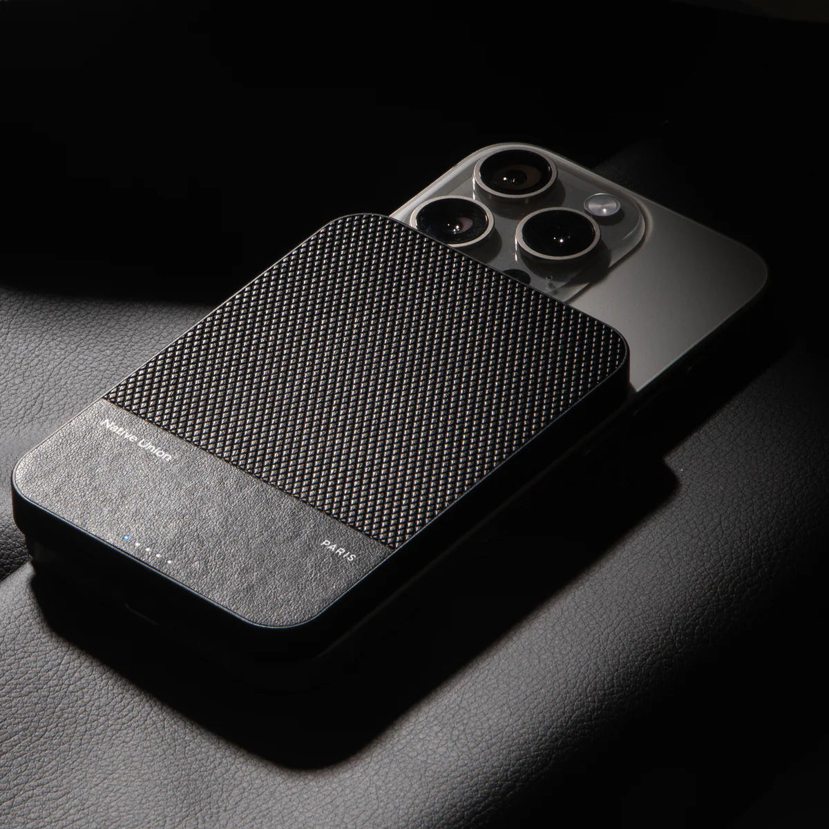 Native Union - (Re)Classic Power Bank with MagSafe Wireless Charging