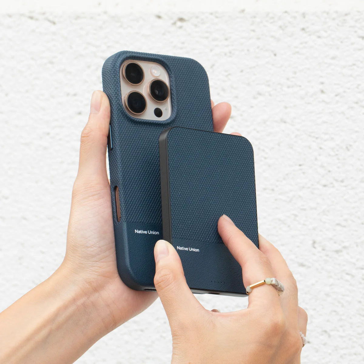 Native Union - (Re)Classic Power Bank with MagSafe Wireless Charging
