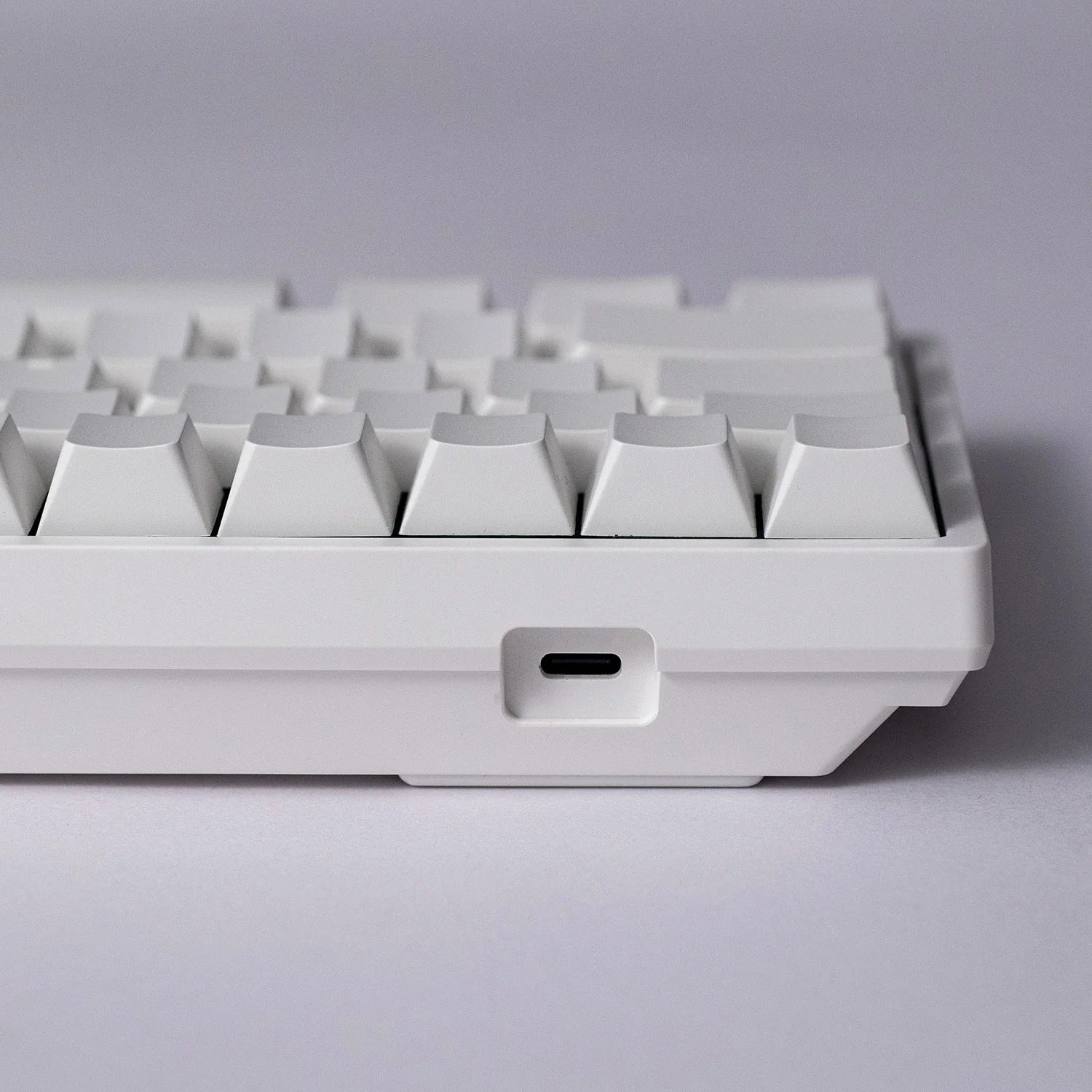 MonsGeek - FUN68 HE Shine-Through White - Wired Magnetic Keyboard