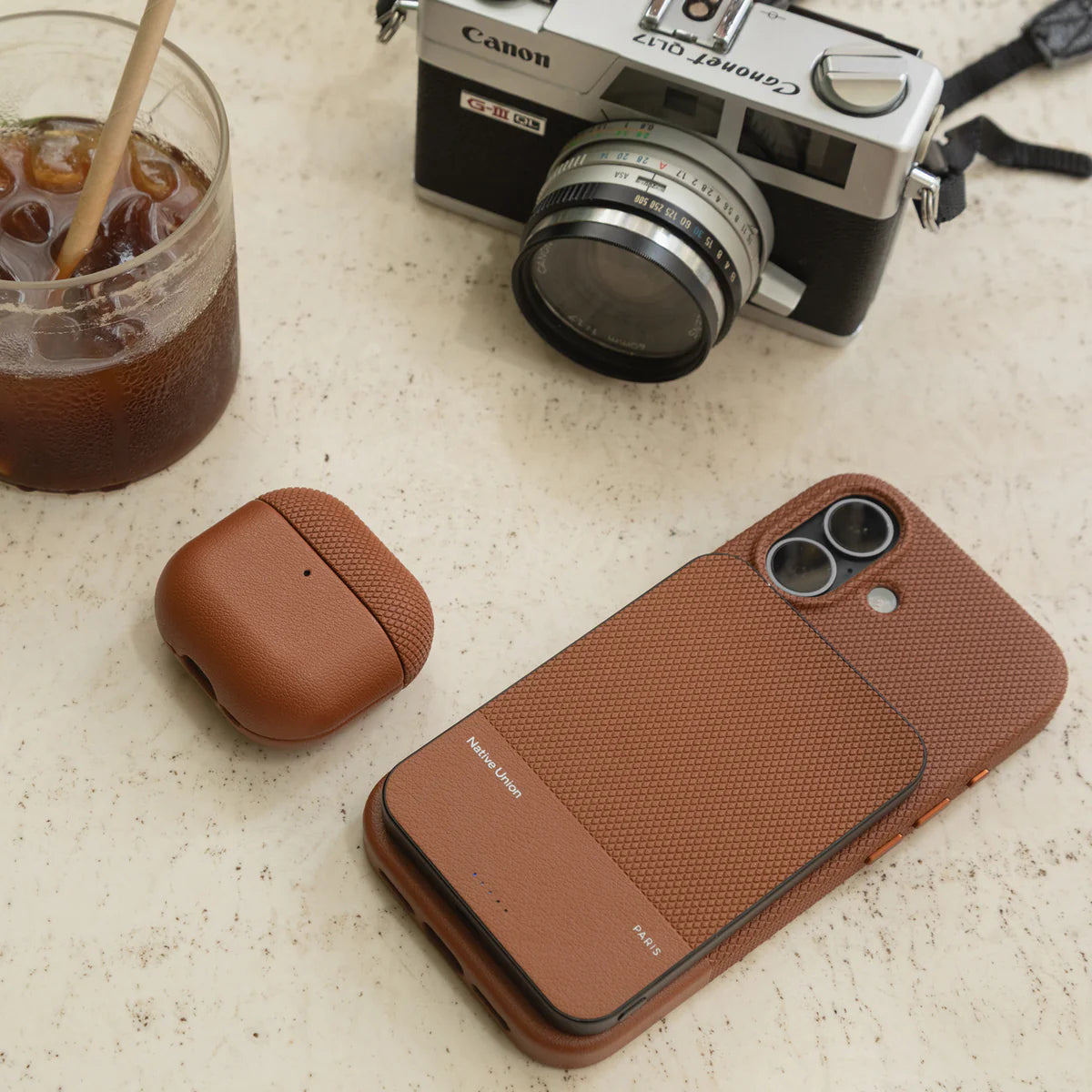 Native Union - (Re)Classic Power Bank with MagSafe Wireless Charging