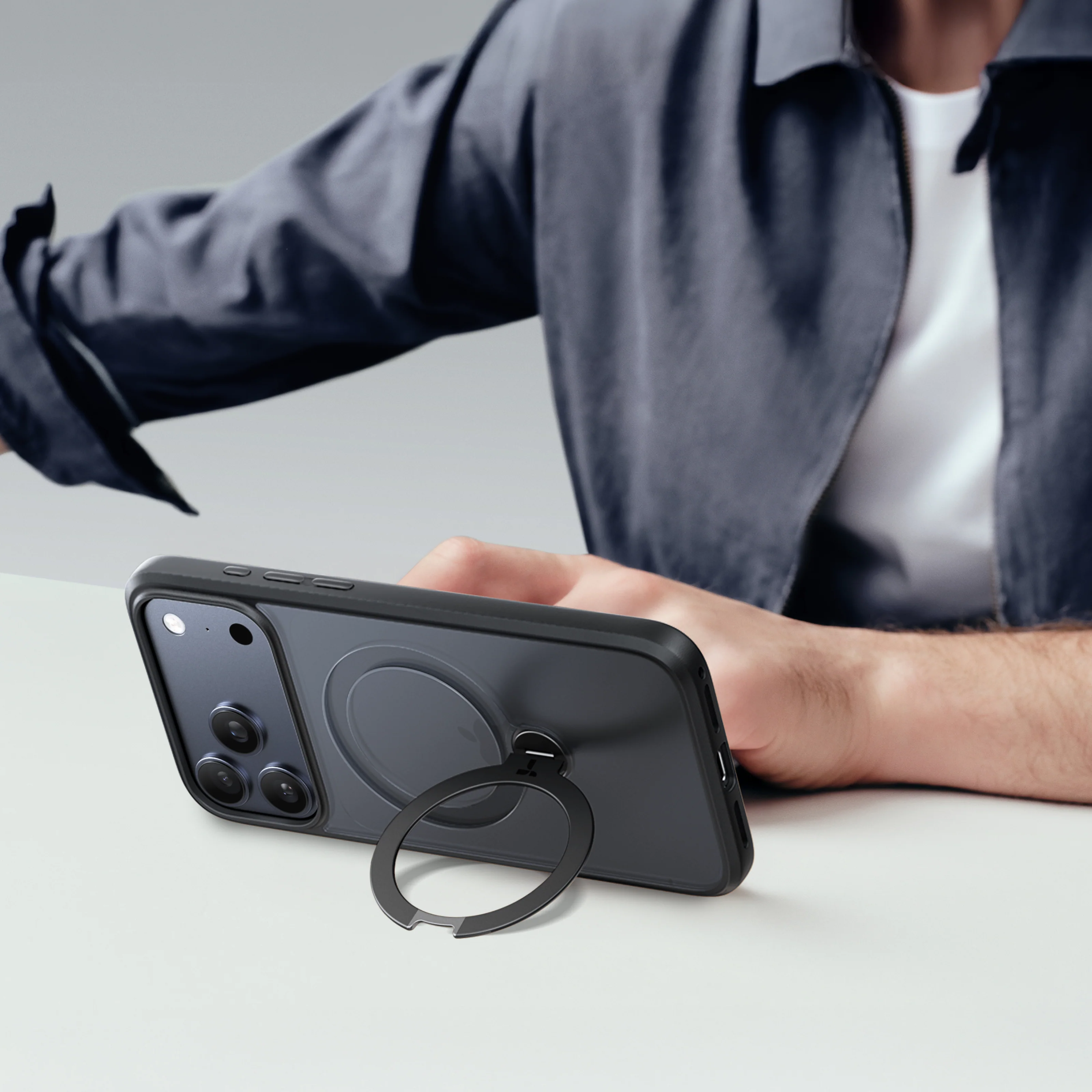 Torras - Ostand Q3 Spin for iPhone 17 / Pro / Pro Max / Air