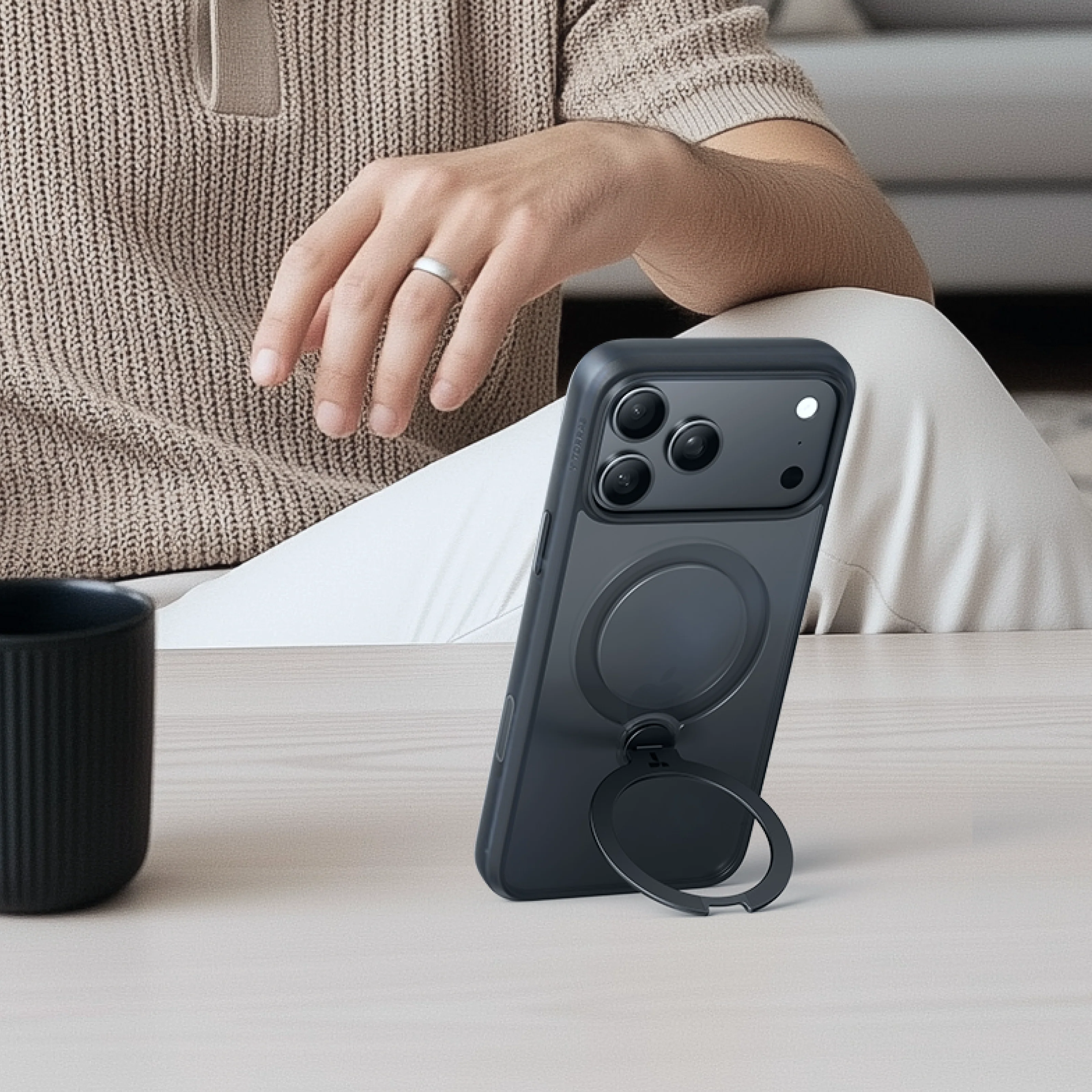 Torras - Ostand Q3 Spin for iPhone 17 / Pro / Pro Max / Air