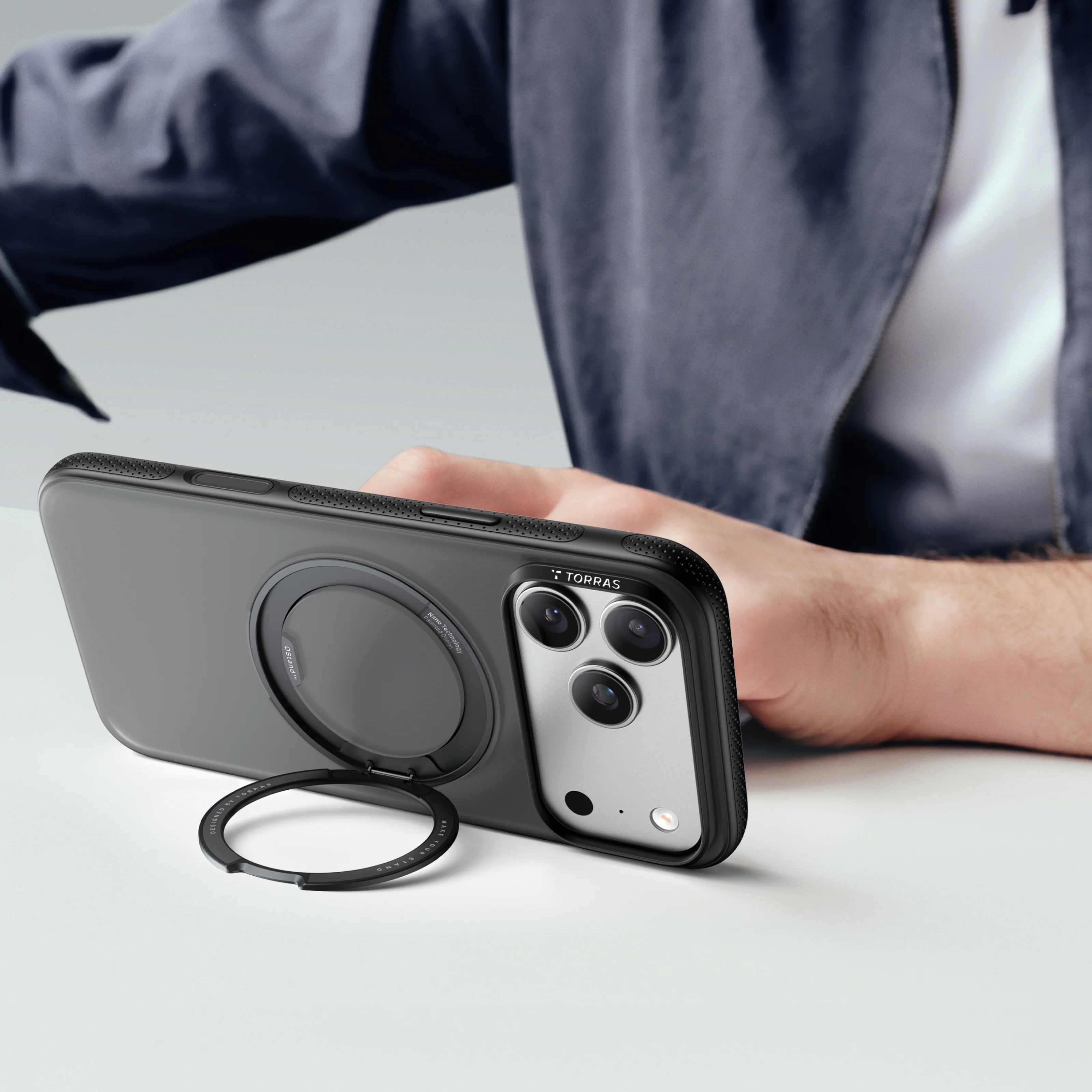 Torras - Ostand Q3 Fitness for iPhone 17 / Pro / Pro Max / Air