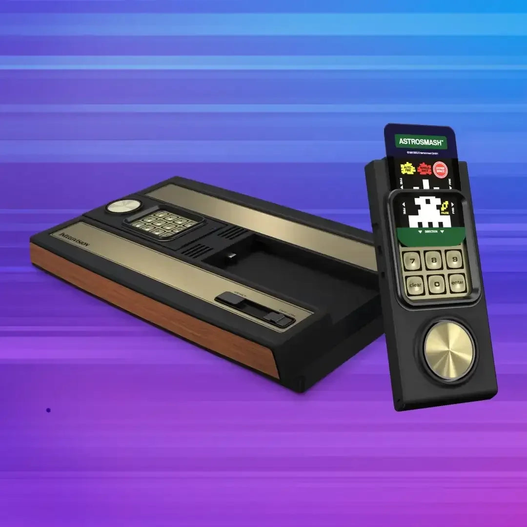 Klasyczna konsola Intellivision z kontrolerem i grą Astrolash, retro gaming dla fanów vintage