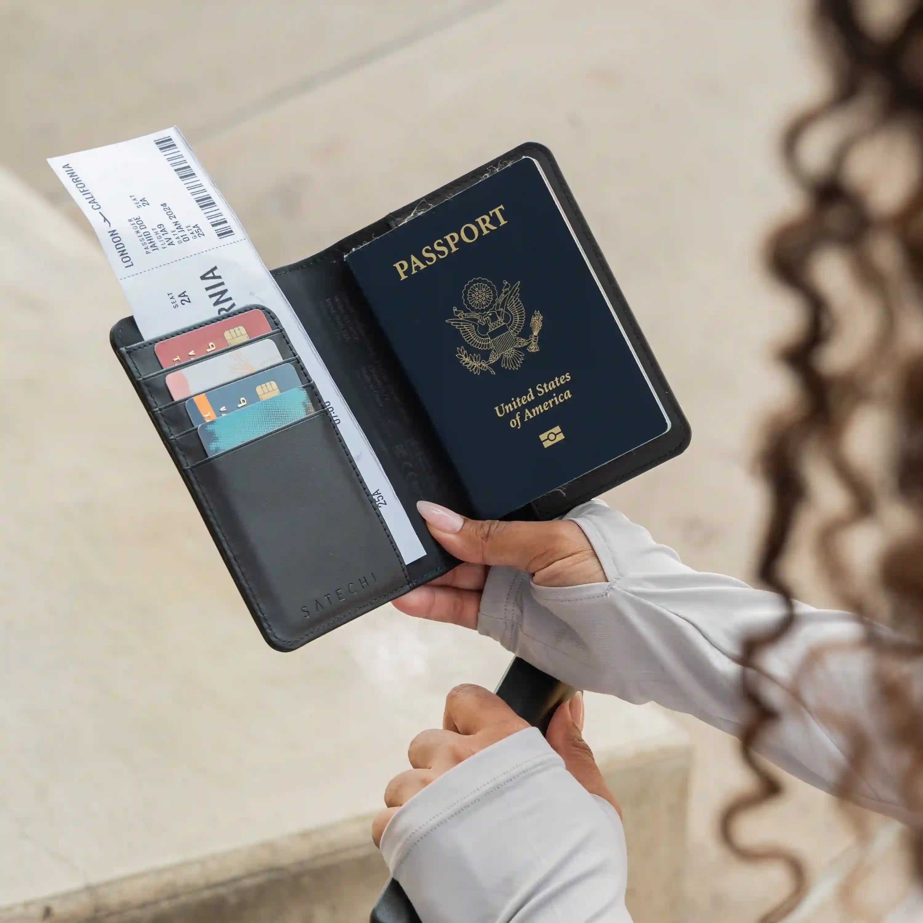 Satechi - Vegan - Leather Passport Cover with Find My