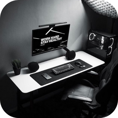 Deltahub - Minimalistic Desk Pad
