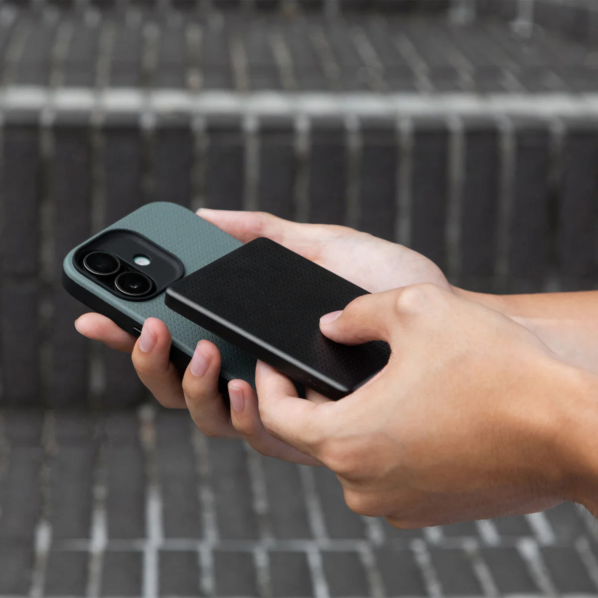 Native Union - Active Power Bank With MagSafe Wireless Charging