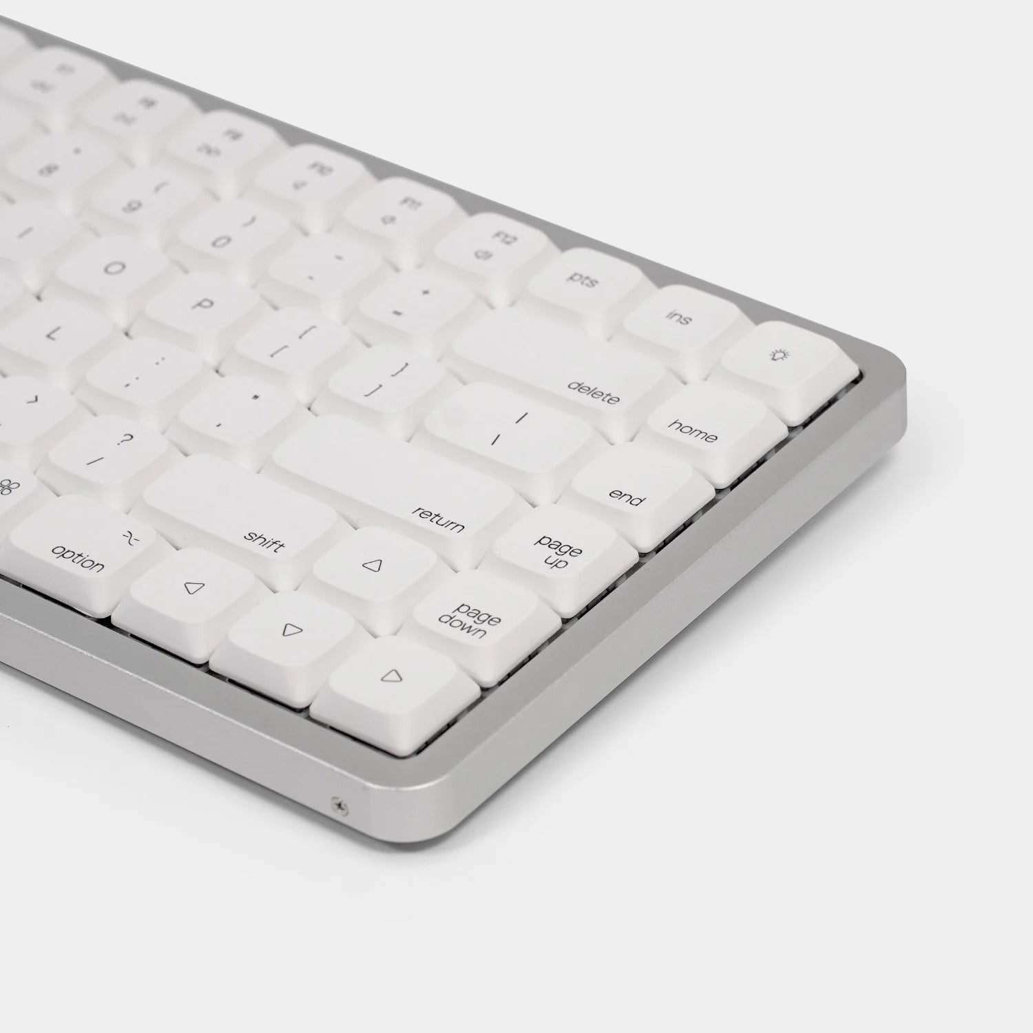 Akko - Cloud White Air 01 Low Profile Mechanical Keyboard