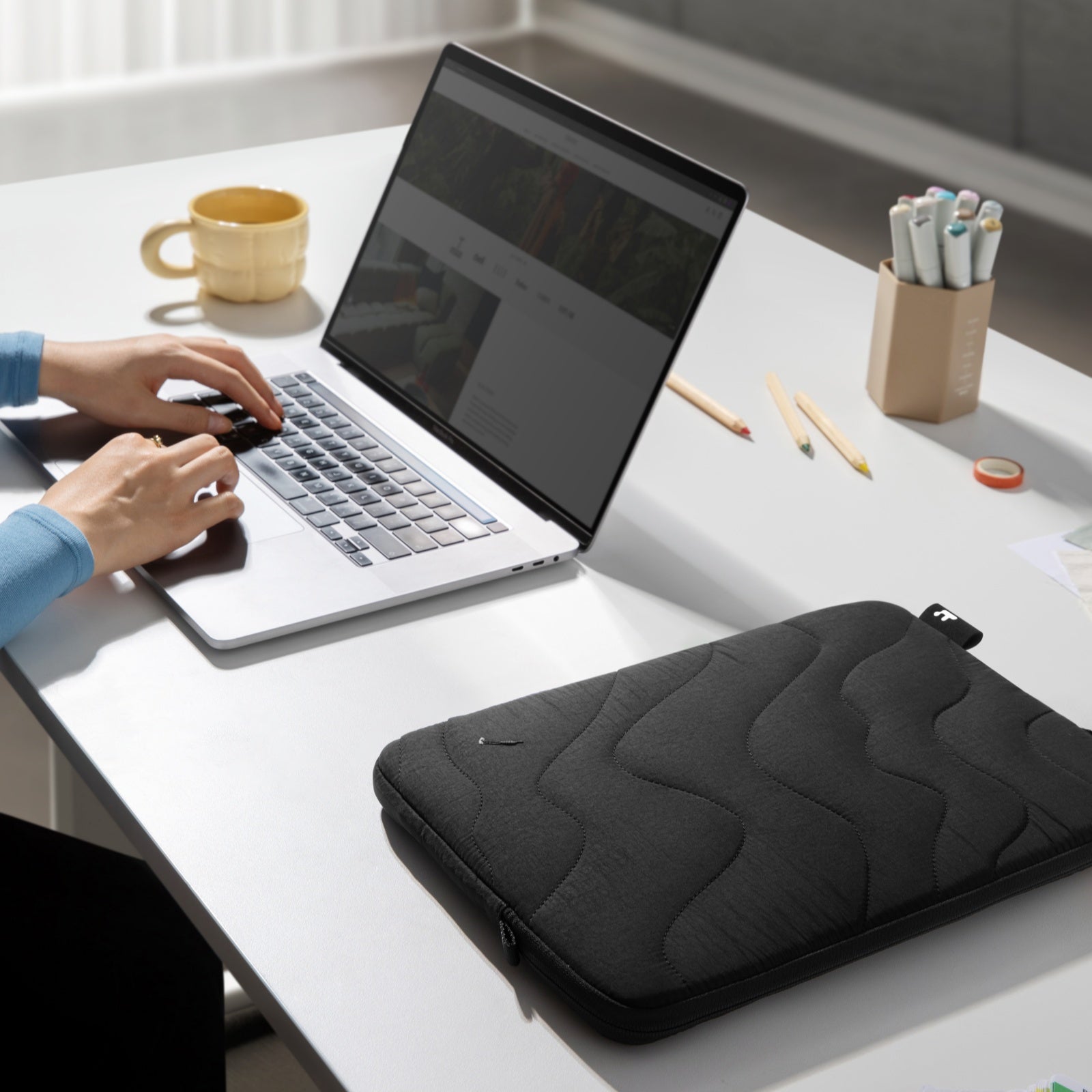 Tomtoc - Terra-A27 Laptop Sleeve for 13 inch MacBook Air