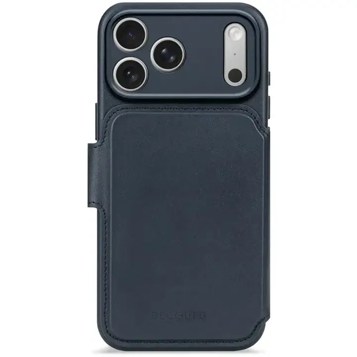 Ciemnoniebieskie etui na telefon z kieszenią na karty, idealne do biura domowego