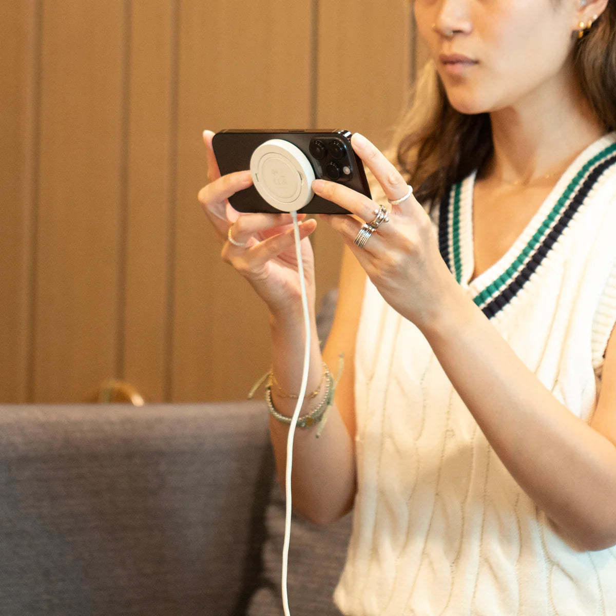 Native Union - SnapStand Qi2 Magnetic Wireless Charger