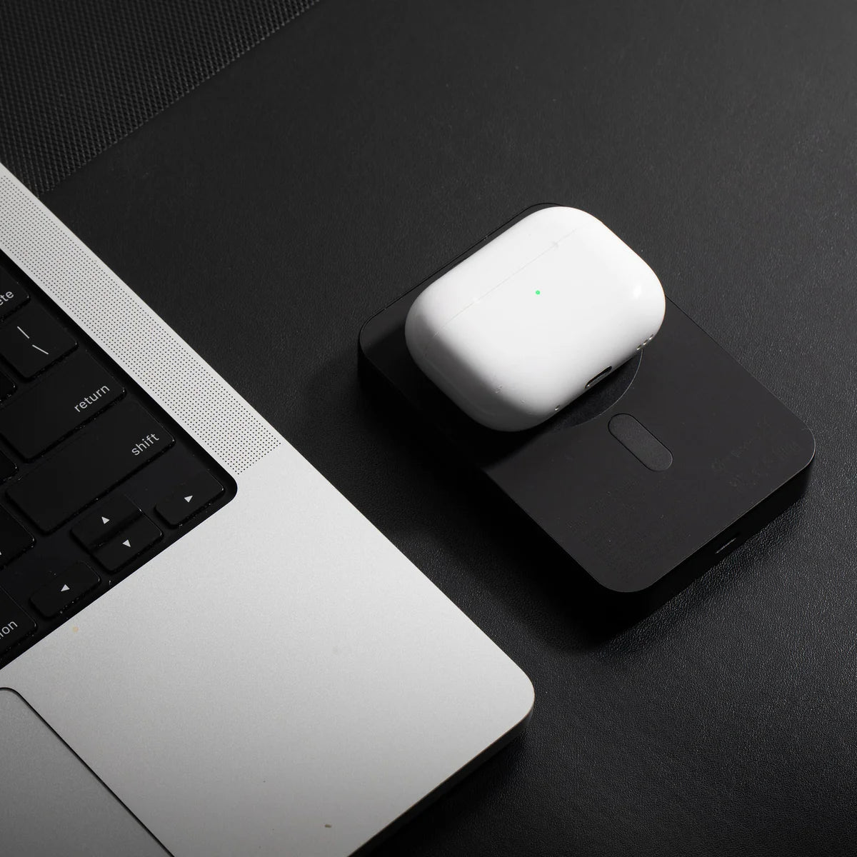 Native Union -(Re)Classic Power Bank 10000 mAh with MagSafe Wireless Charging