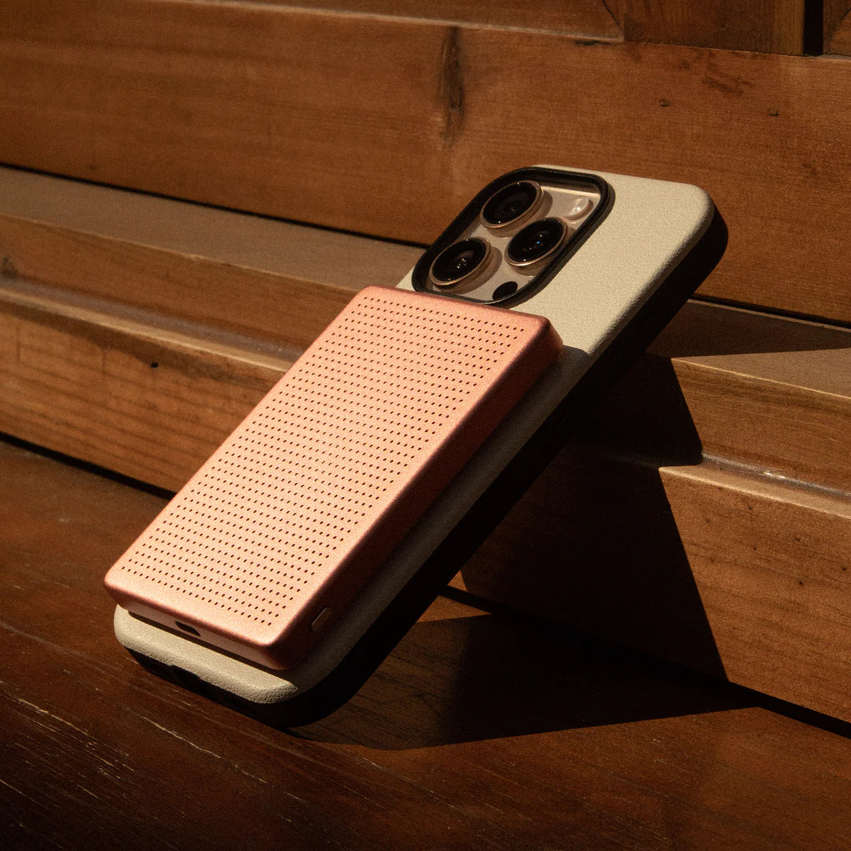 Native Union - Active Power Bank With MagSafe Wireless Charging