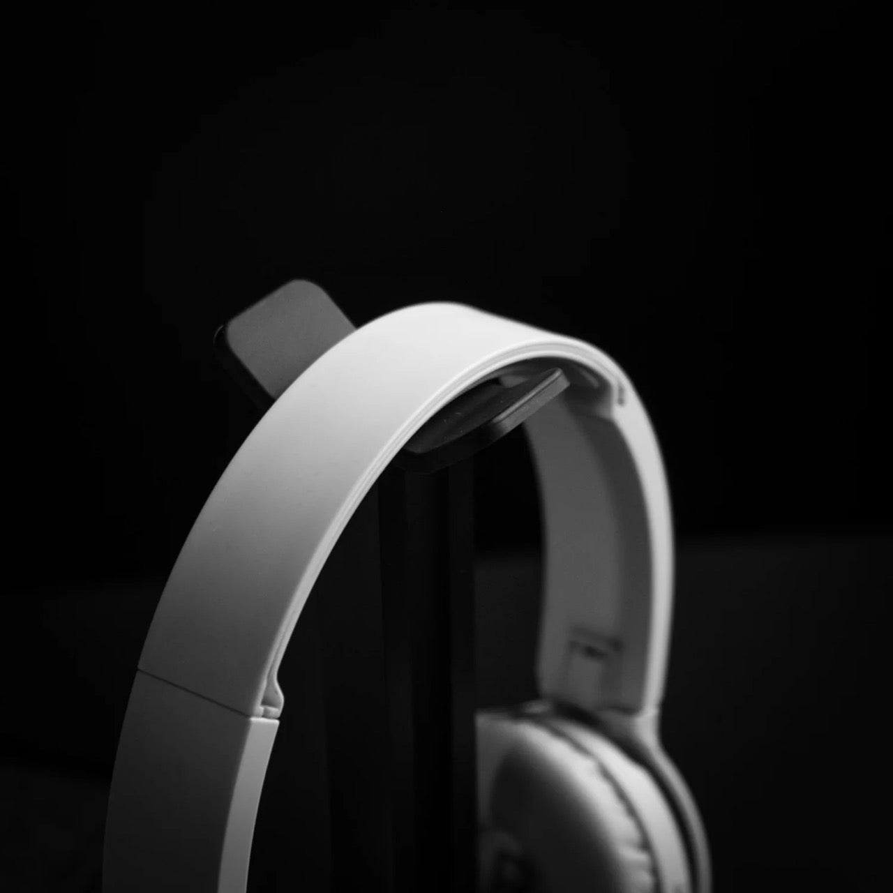 Deltahub - REO Headphone Stand