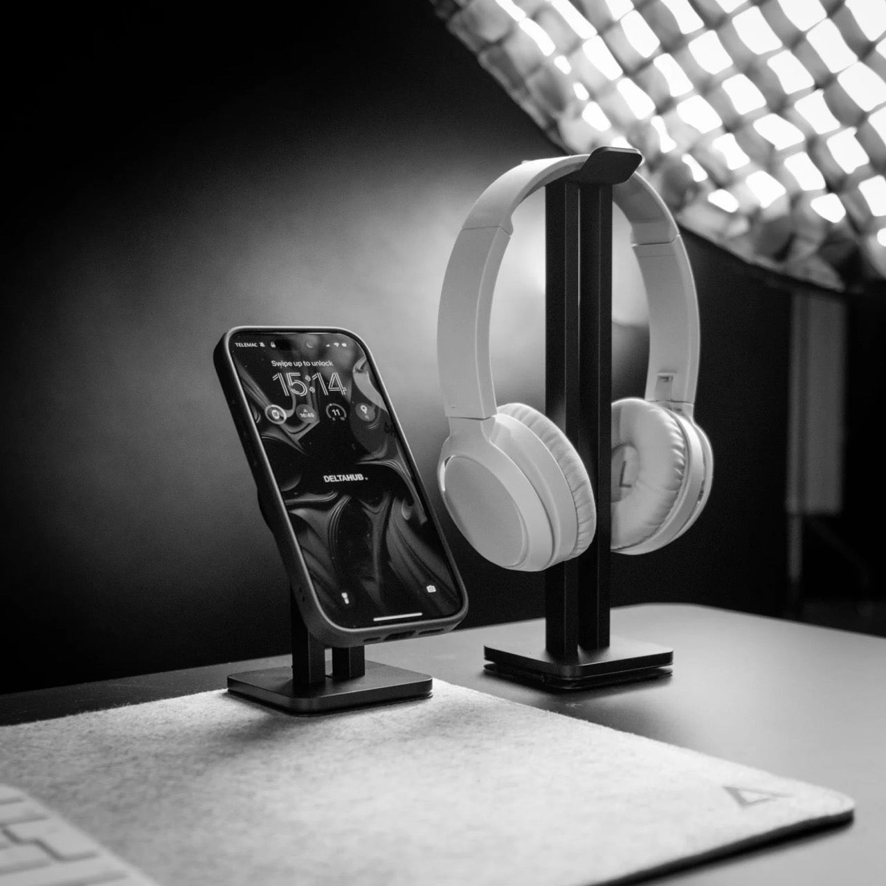 Deltahub - REO Headphone Stand