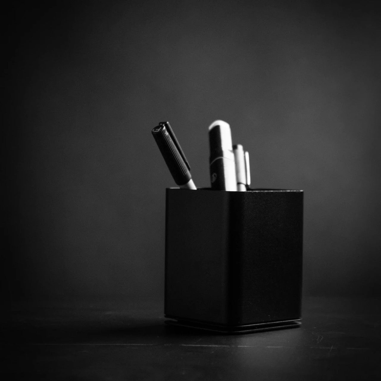 Deltahub - REO Pen Holder