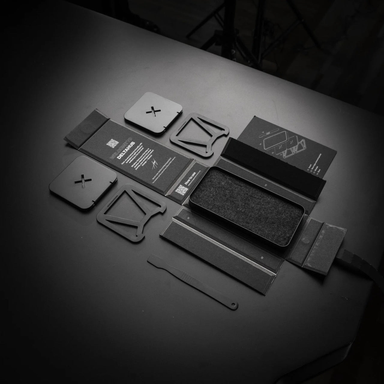 Deltahub - REO Vanity Tray