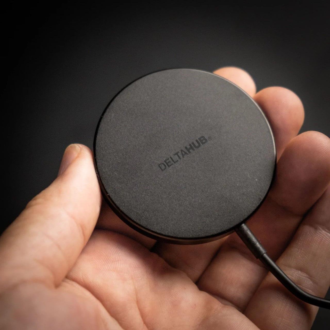 Deltahub - REO Wireless Charger