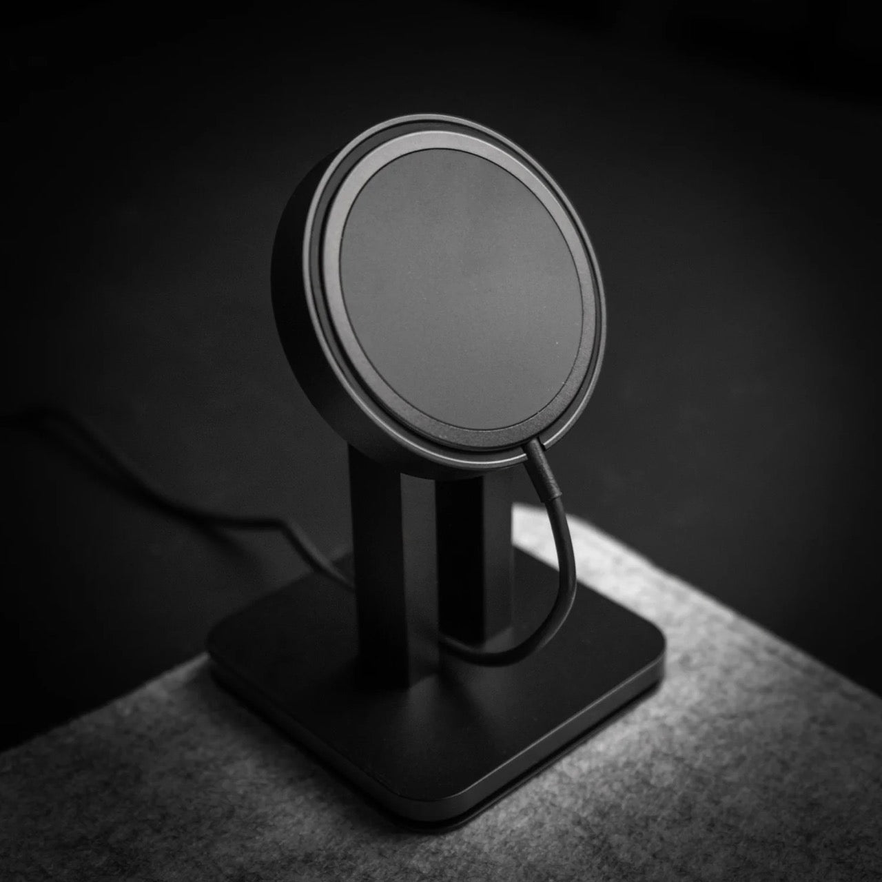 Deltahub - REO Wireless Charger