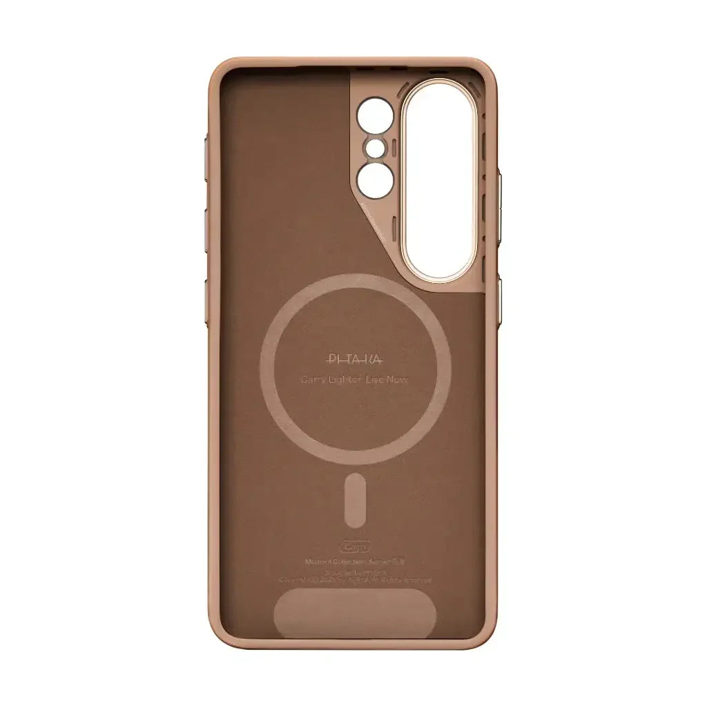 Brązowy etui na telefon z magnetyczną ładowarką bezprzewodową i wycięciem na aparat