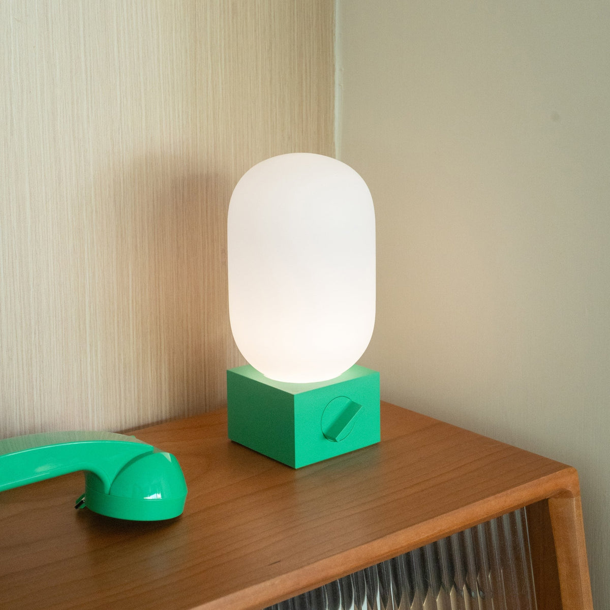 Native Union - Pop Light Portable Light & Powerbank Pine