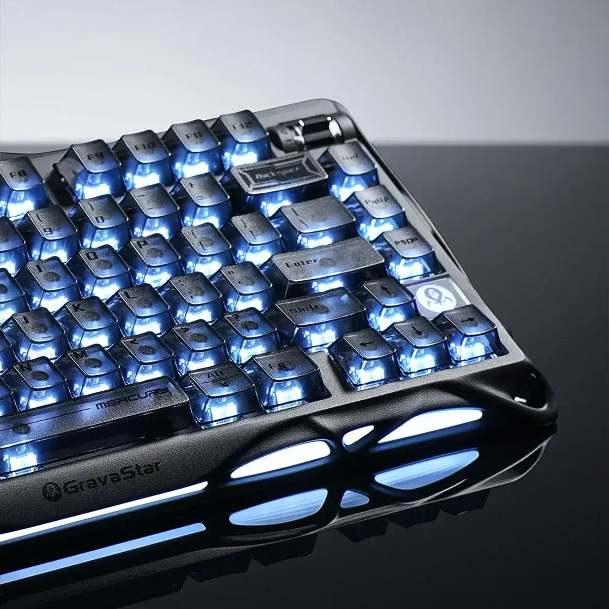 Mechaniczna klawiatura z niebieskim podświetleniem RGB, idealna do home office i personalizacji desk setupu