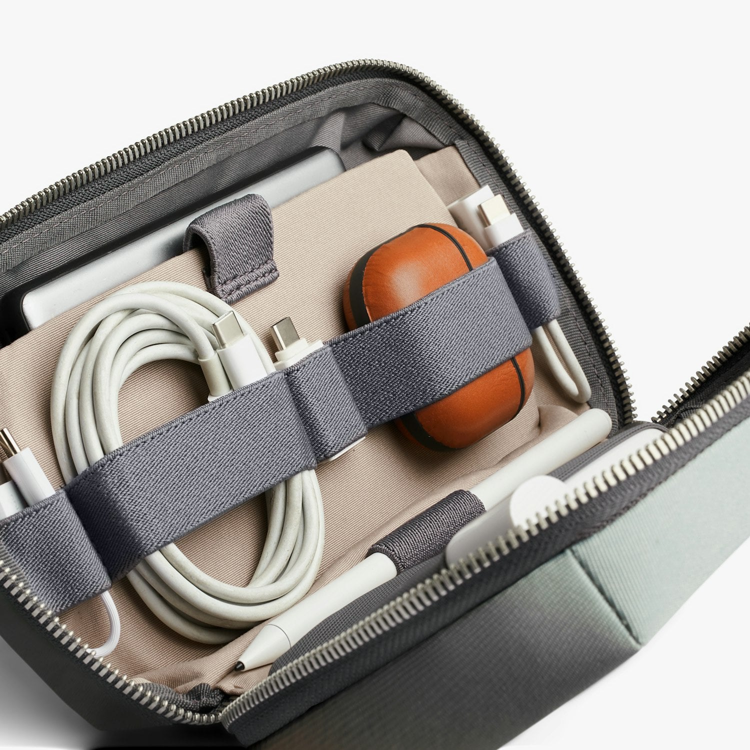 Bellroy - Tech Kit