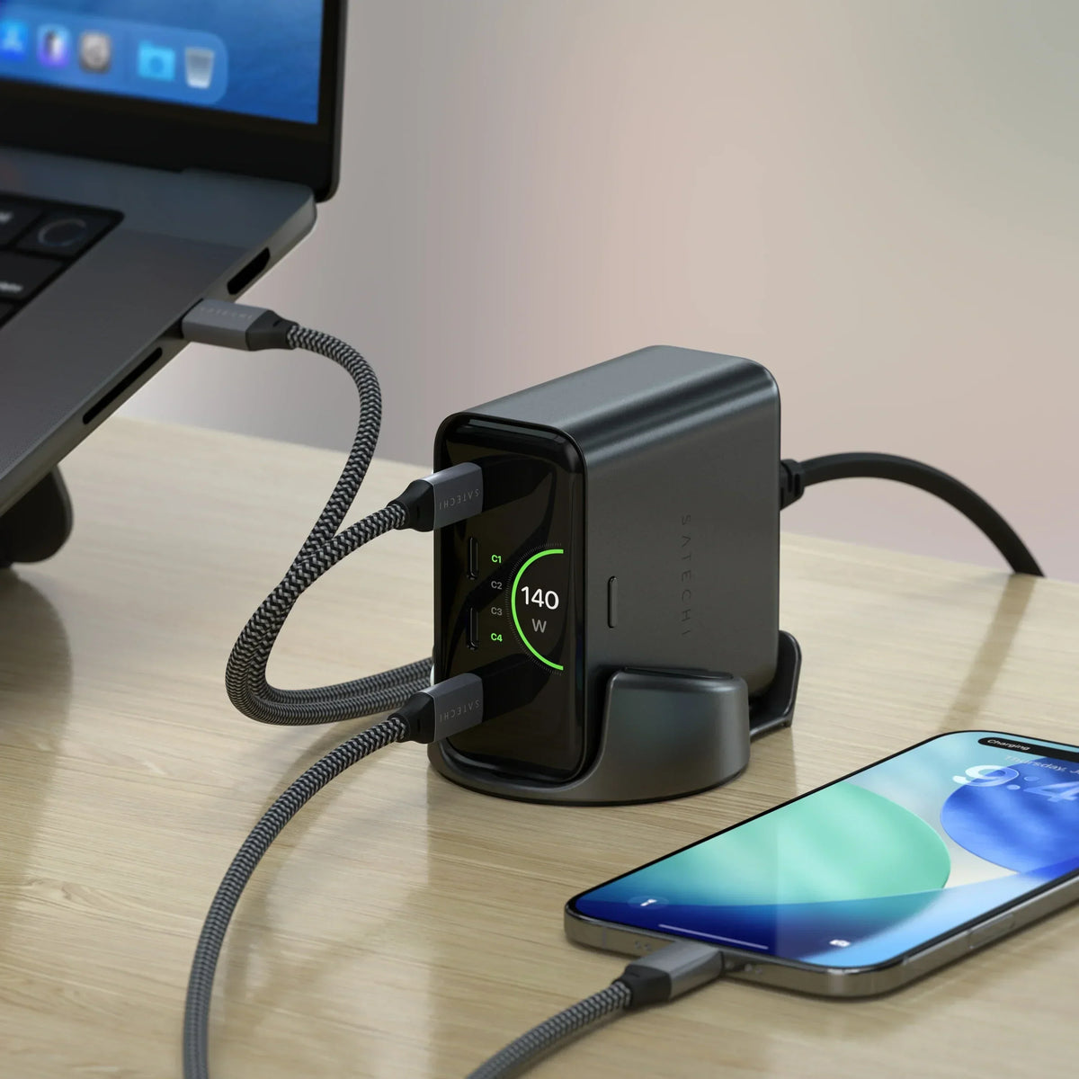 Ładowarka 140W z wyświetlaczem do ładowania laptopa i smartfona w home office