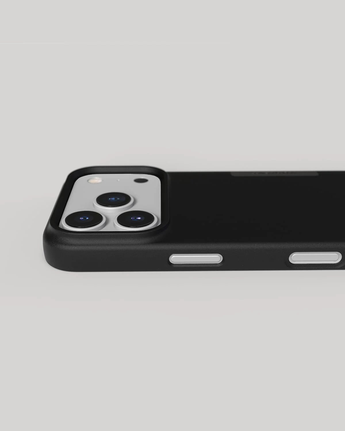Nudient - Thin Case for iPhone 17