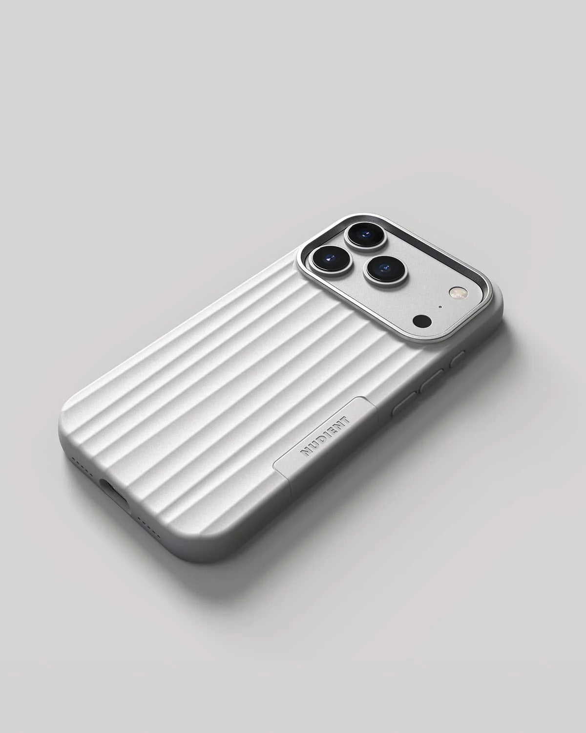 Nudient - Bold Case for iPhone 17