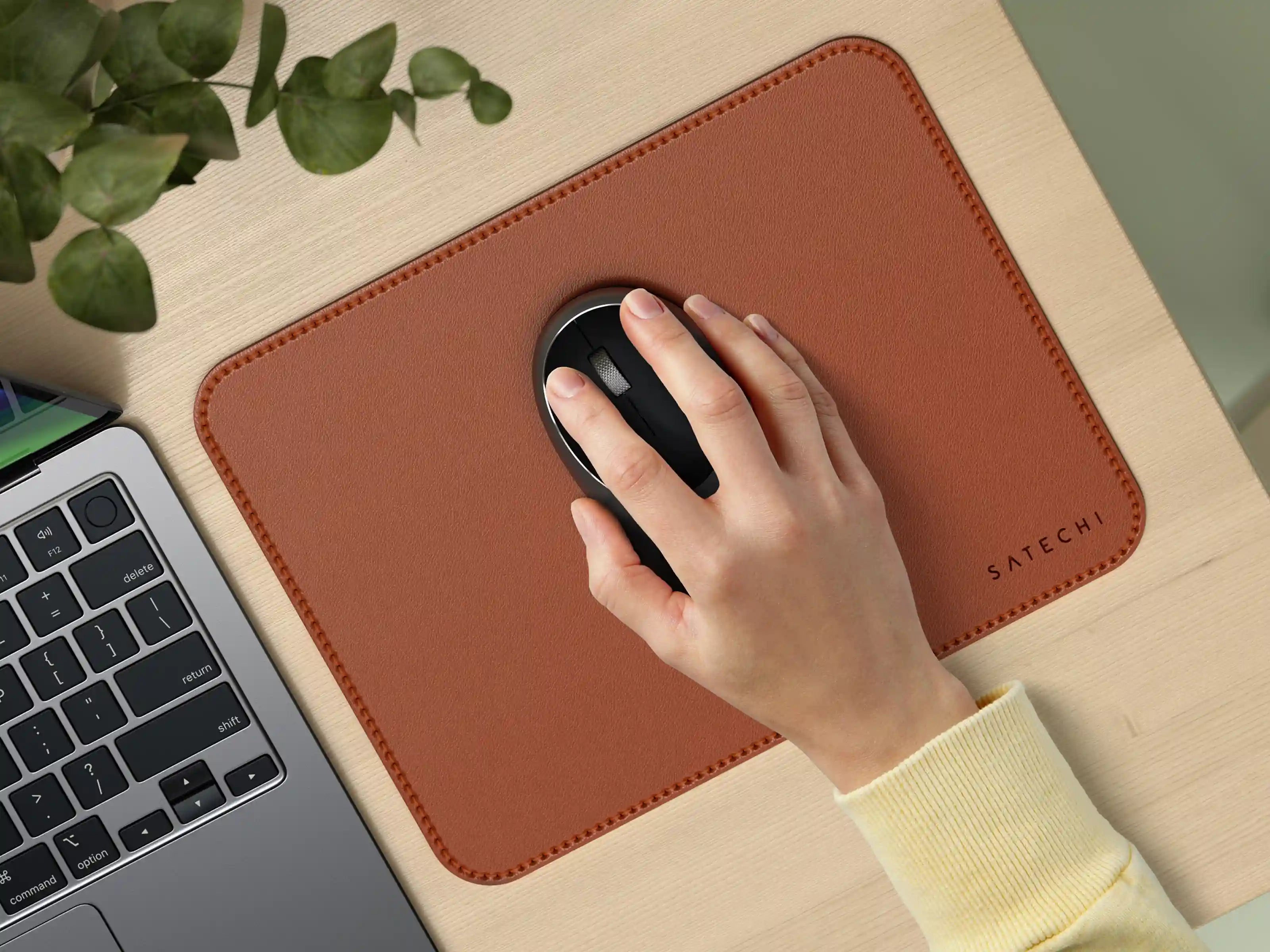 Satechi - Vegan-Leather Premium Mouse Pad