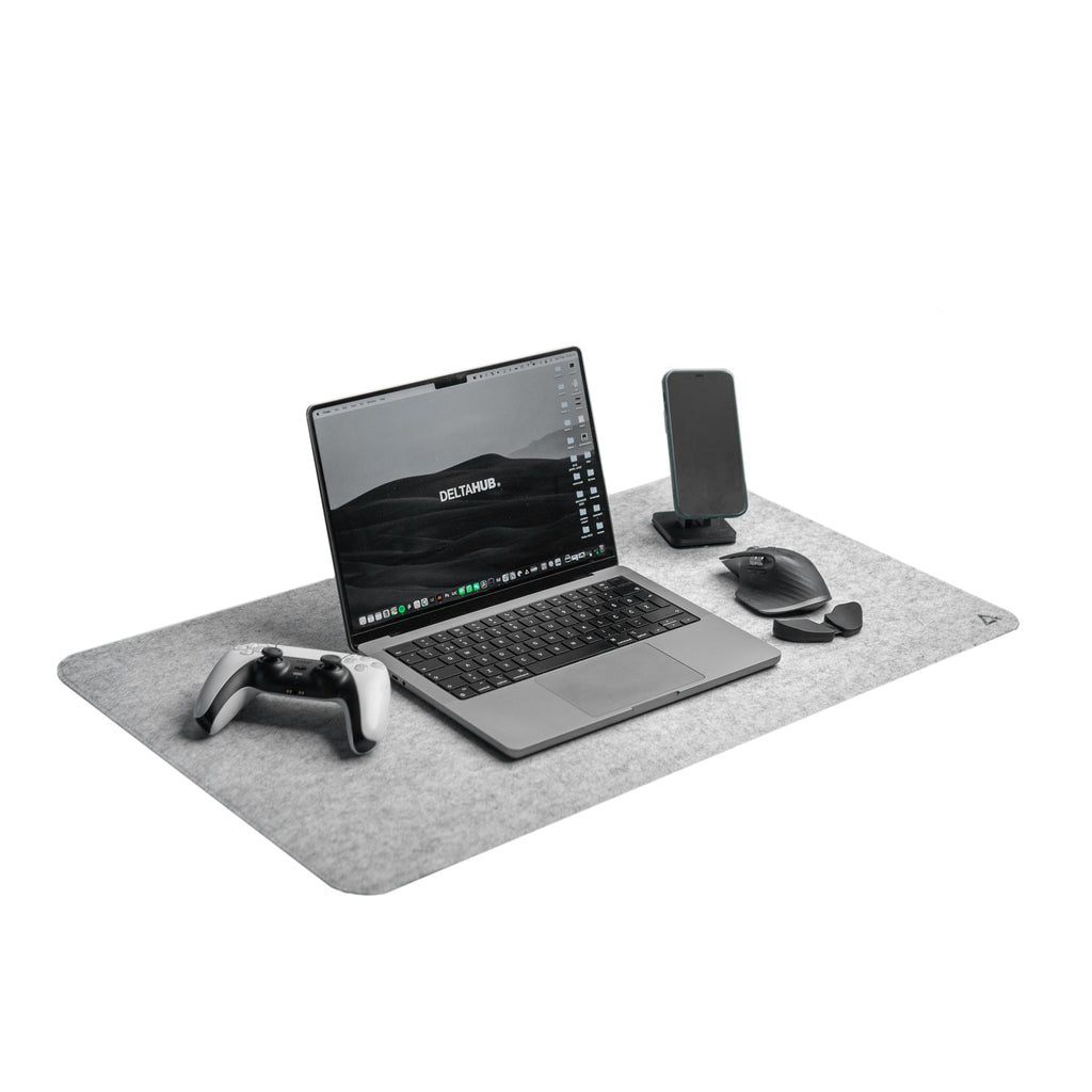 Deltahub - Minimalistic Desk Pad