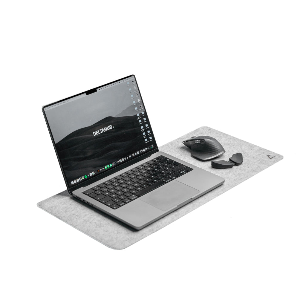 Deltahub - Minimalistic Desk Pad